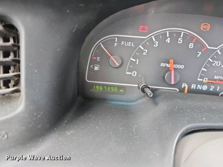 image for item EH8888 1999 Ford Windstar LX van