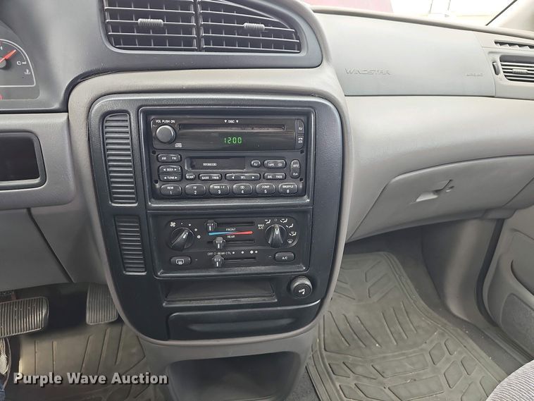 image for item EH8888 1999 Ford Windstar LX van