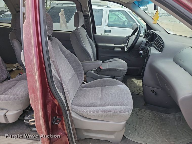 image for item EH8888 1999 Ford Windstar LX van