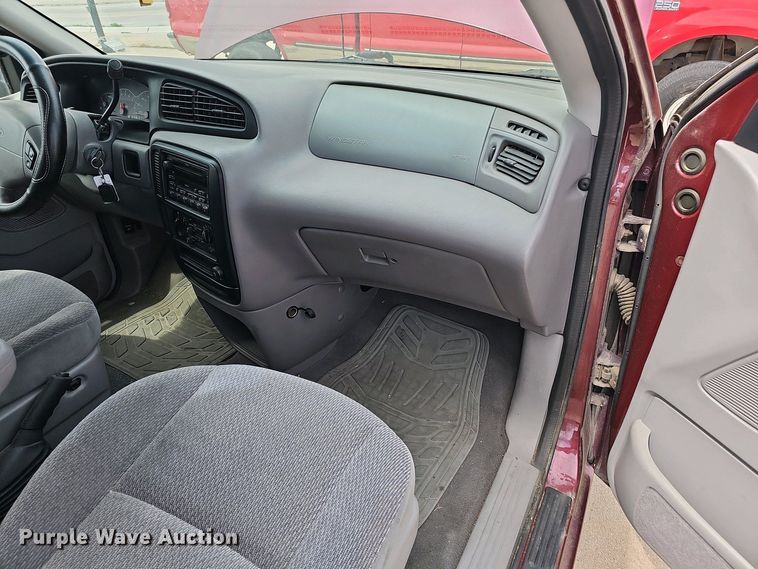 image for item EH8888 1999 Ford Windstar LX van