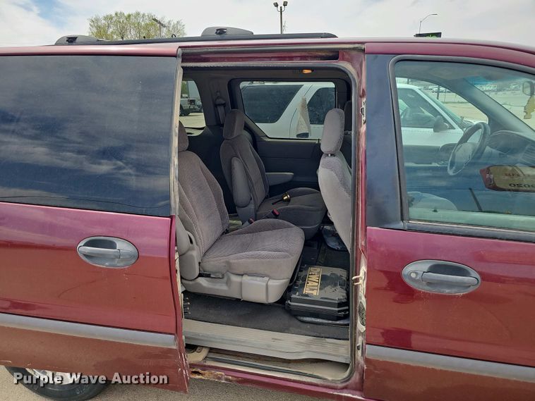 image for item EH8888 1999 Ford Windstar LX van