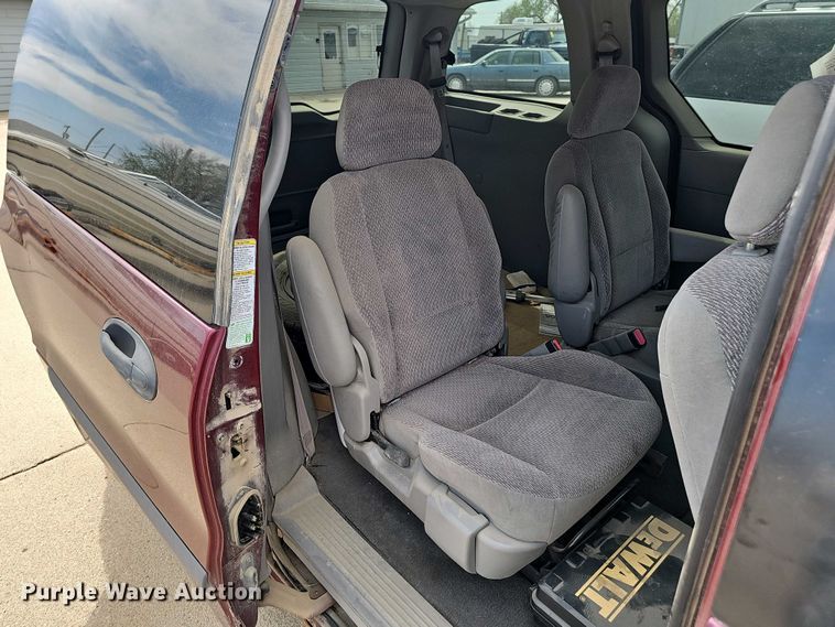 image for item EH8888 1999 Ford Windstar LX van