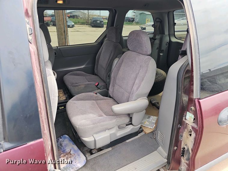 image for item EH8888 1999 Ford Windstar LX van