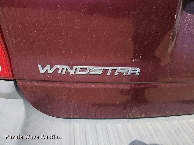 image for item EH8888 1999 Ford Windstar LX van