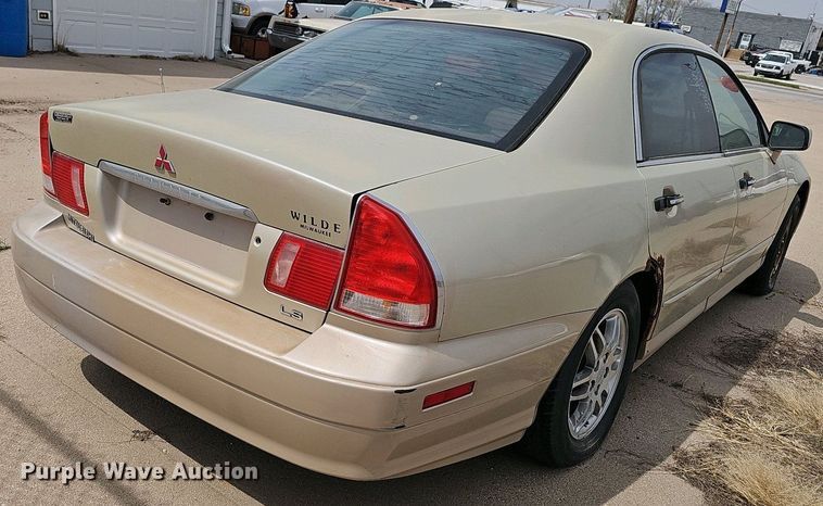 image for item EH8889 2000 Mitsubishi Diamante LS 