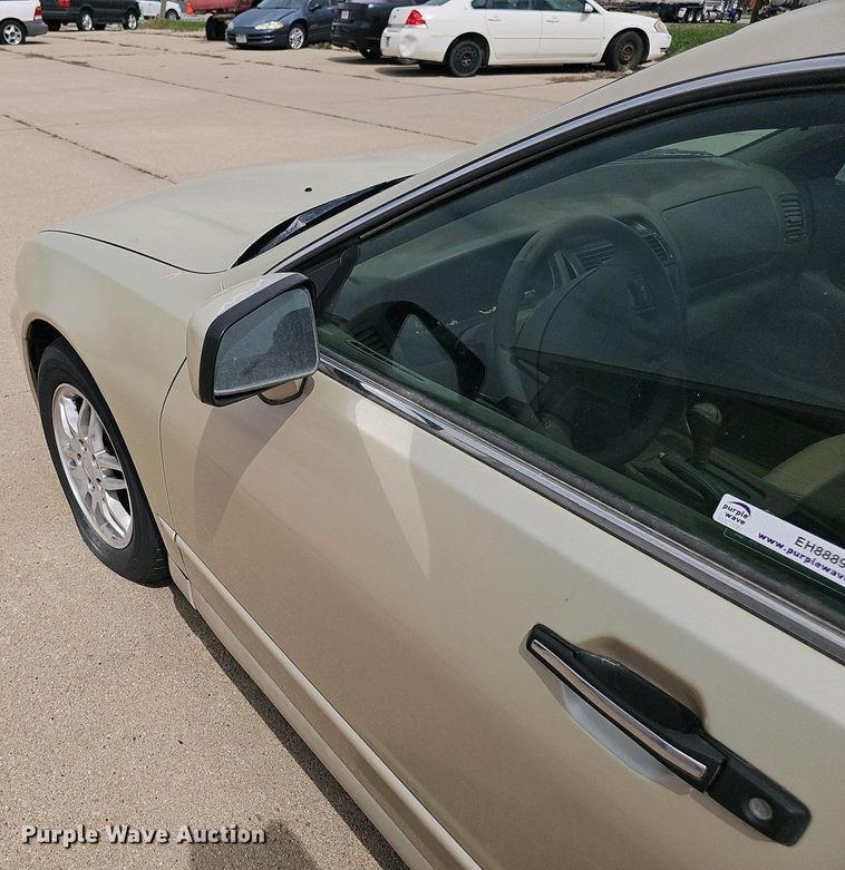 image for item EH8889 2000 Mitsubishi Diamante LS 