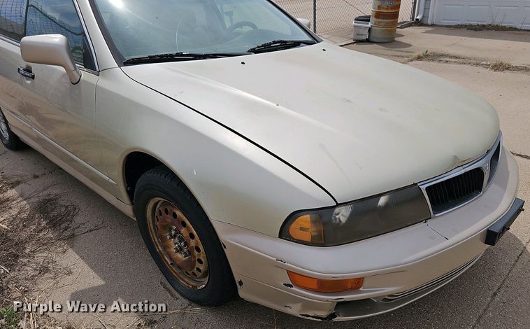 image for item EH8889 2000 Mitsubishi Diamante LS 