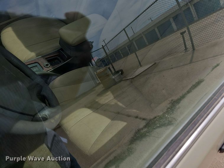 image for item EH8889 2000 Mitsubishi Diamante LS 