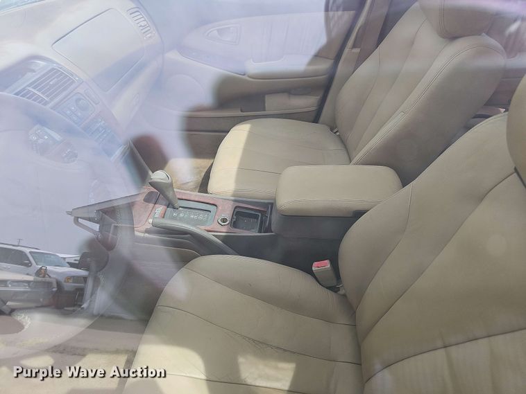 image for item EH8889 2000 Mitsubishi Diamante LS 