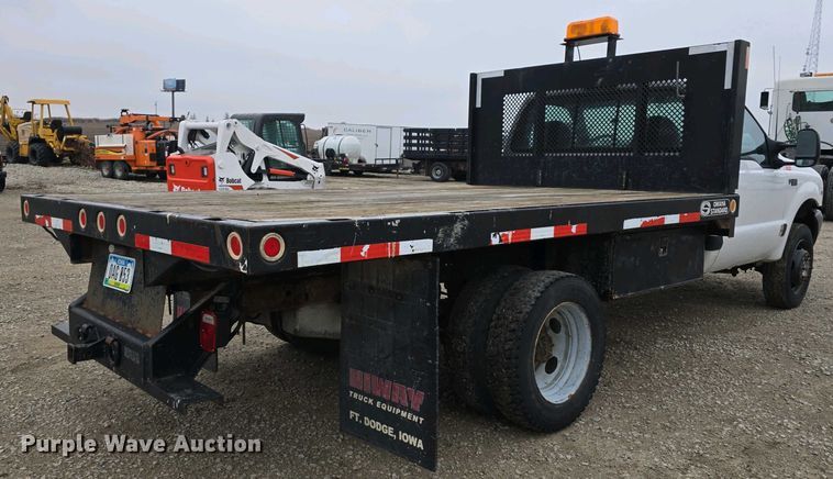 image for item EH8890 1999 Ford F450 Super Duty  flatbed truck