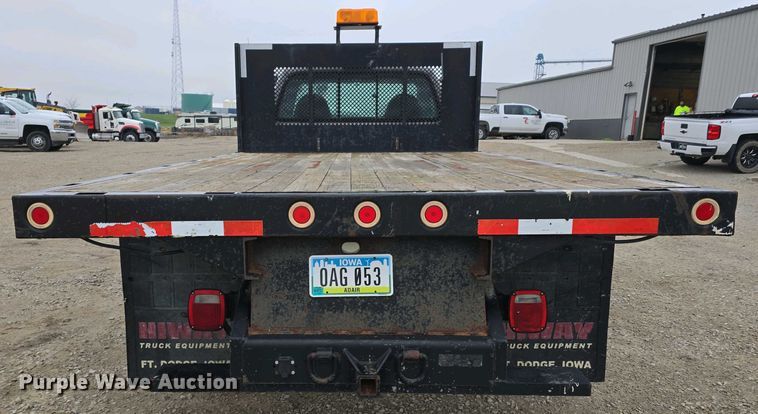image for item EH8890 1999 Ford F450 Super Duty  flatbed truck