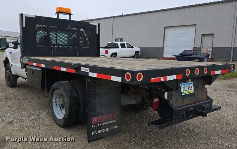 image for item EH8890 1999 Ford F450 Super Duty  flatbed truck