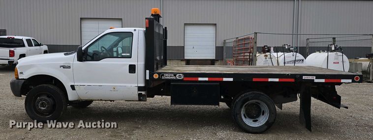 image for item EH8890 1999 Ford F450 Super Duty  flatbed truck