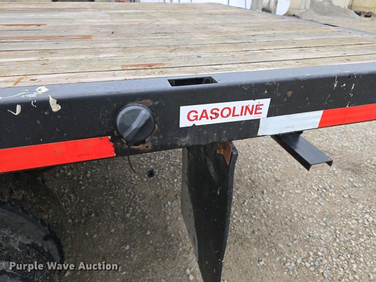 image for item EH8890 1999 Ford F450 Super Duty  flatbed truck