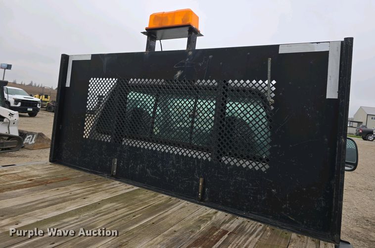 image for item EH8890 1999 Ford F450 Super Duty  flatbed truck