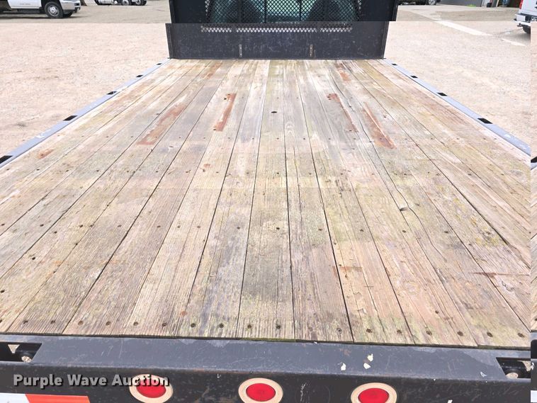image for item EH8890 1999 Ford F450 Super Duty  flatbed truck