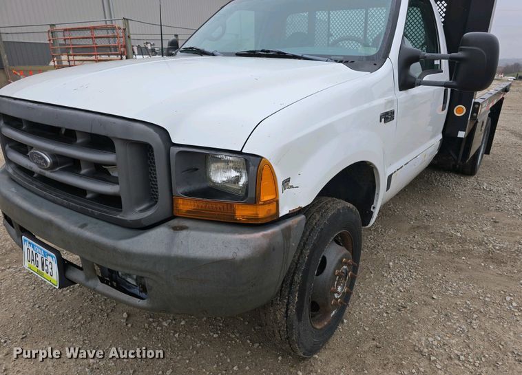 image for item EH8890 1999 Ford F450 Super Duty  flatbed truck