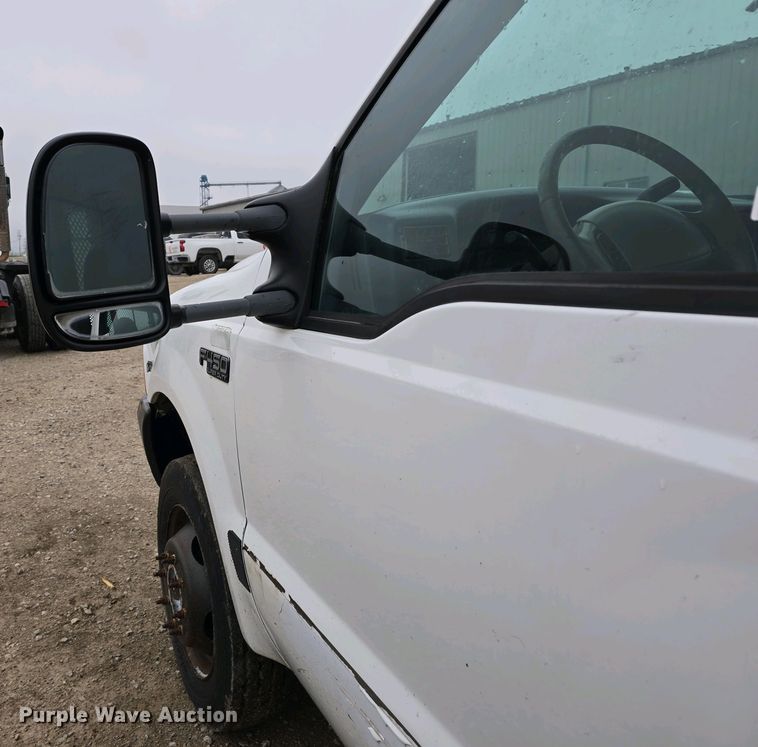 image for item EH8890 1999 Ford F450 Super Duty  flatbed truck