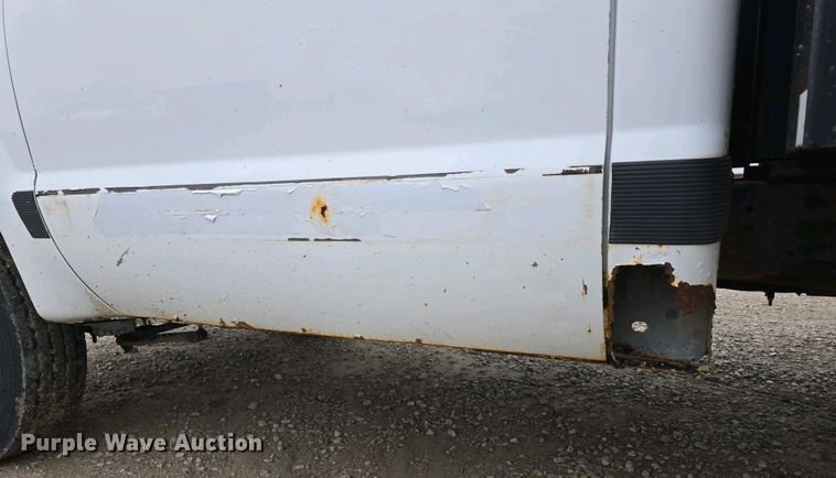 image for item EH8890 1999 Ford F450 Super Duty  flatbed truck