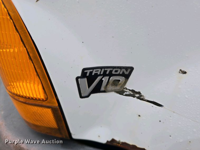 image for item EH8890 1999 Ford F450 Super Duty  flatbed truck