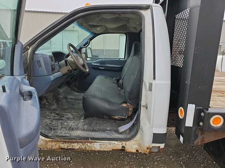 image for item EH8890 1999 Ford F450 Super Duty  flatbed truck