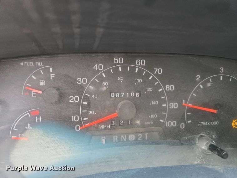 image for item EH8890 1999 Ford F450 Super Duty  flatbed truck