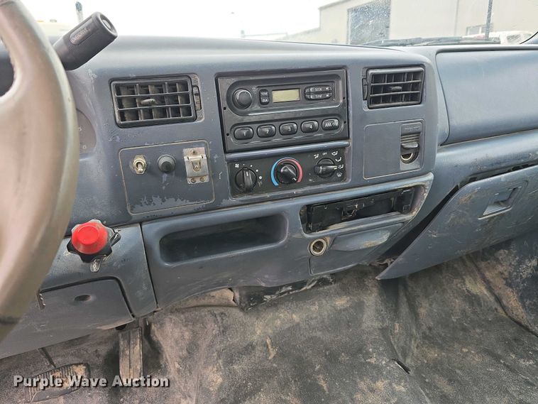 image for item EH8890 1999 Ford F450 Super Duty  flatbed truck