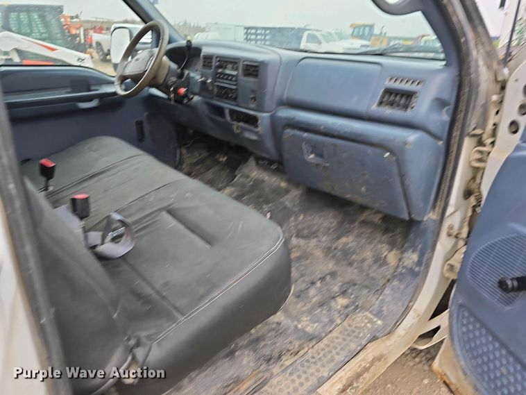 image for item EH8890 1999 Ford F450 Super Duty  flatbed truck