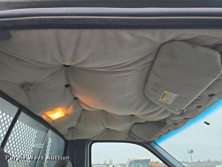 image for item EH8890 1999 Ford F450 Super Duty  flatbed truck