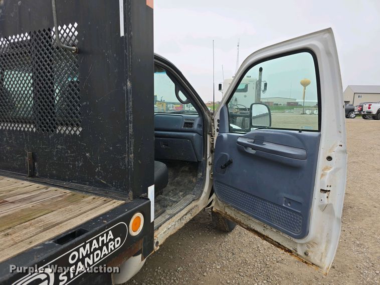 image for item EH8890 1999 Ford F450 Super Duty  flatbed truck