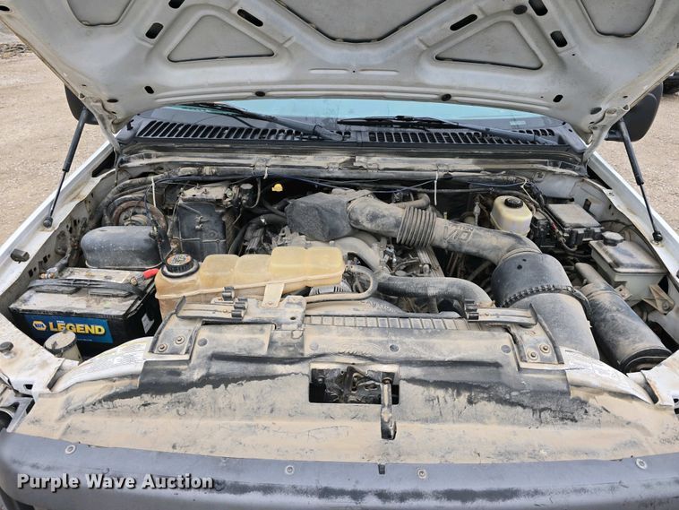 image for item EH8890 1999 Ford F450 Super Duty  flatbed truck