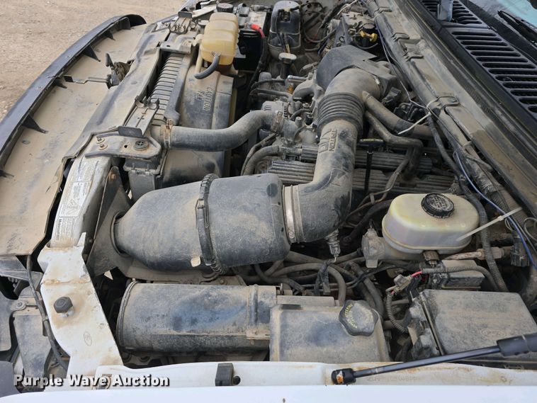 image for item EH8890 1999 Ford F450 Super Duty  flatbed truck