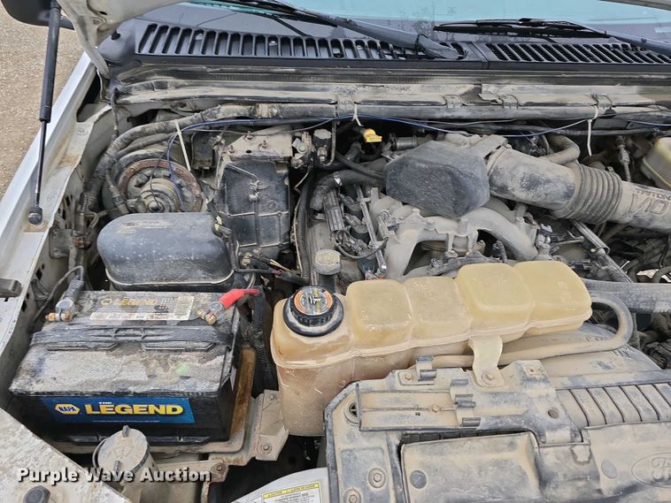 image for item EH8890 1999 Ford F450 Super Duty  flatbed truck