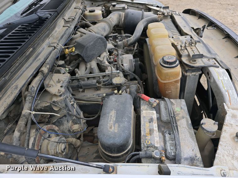 image for item EH8890 1999 Ford F450 Super Duty  flatbed truck