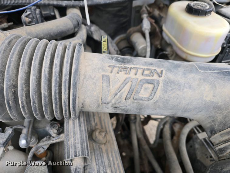 image for item EH8890 1999 Ford F450 Super Duty  flatbed truck