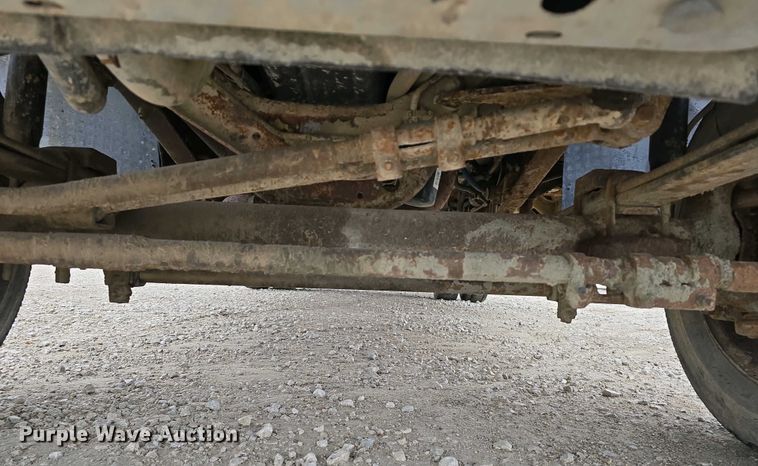 image for item EH8890 1999 Ford F450 Super Duty  flatbed truck