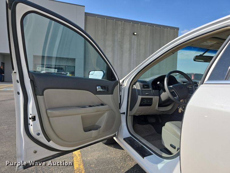 image for item EH8895 2012 Ford Fusion SEL 