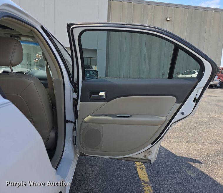 image for item EH8895 2012 Ford Fusion SEL 