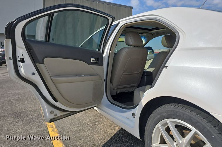 image for item EH8895 2012 Ford Fusion SEL 