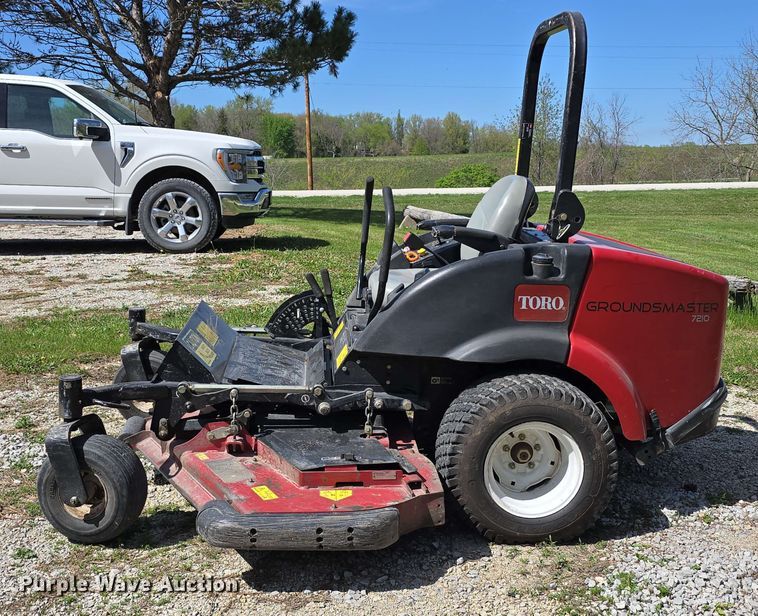 image for item EH8916 Toro Groundsmaster 7210 ZTR lawn mower
