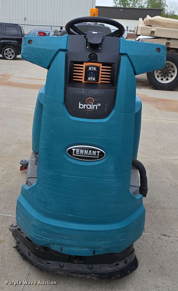 image for item EH8930 2019 Tennant T7AMR floor scrubber