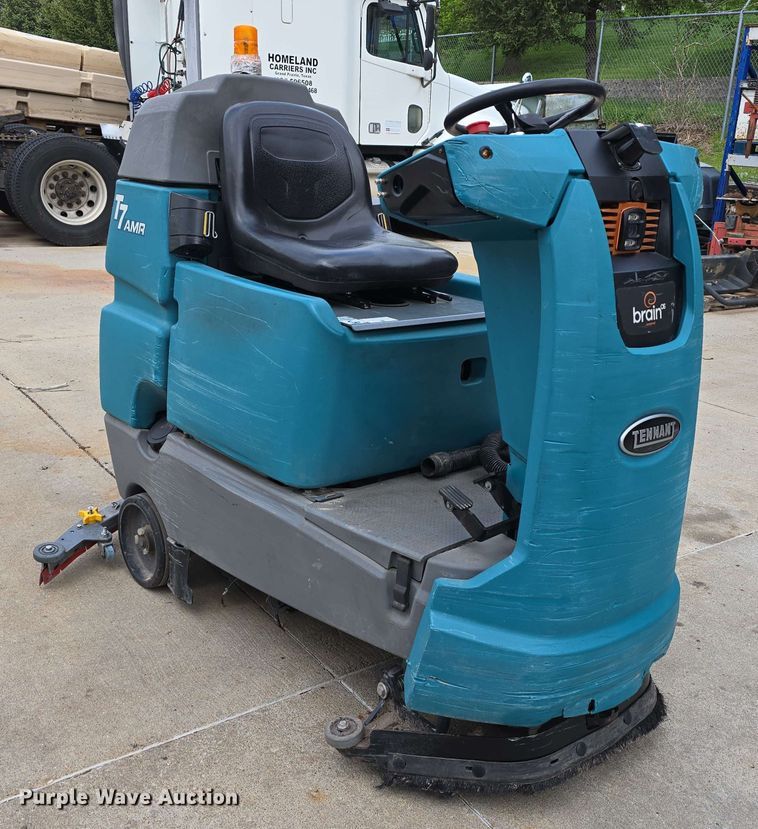 image for item EH8930 2019 Tennant T7AMR floor scrubber