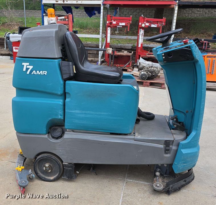 image for item EH8930 2019 Tennant T7AMR floor scrubber