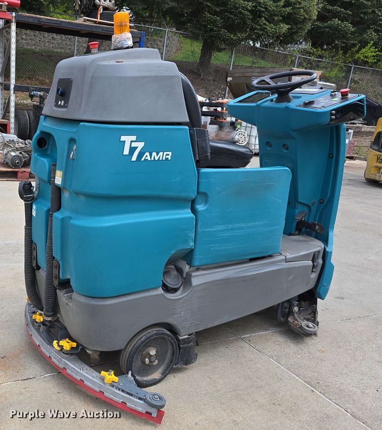 image for item EH8930 2019 Tennant T7AMR floor scrubber