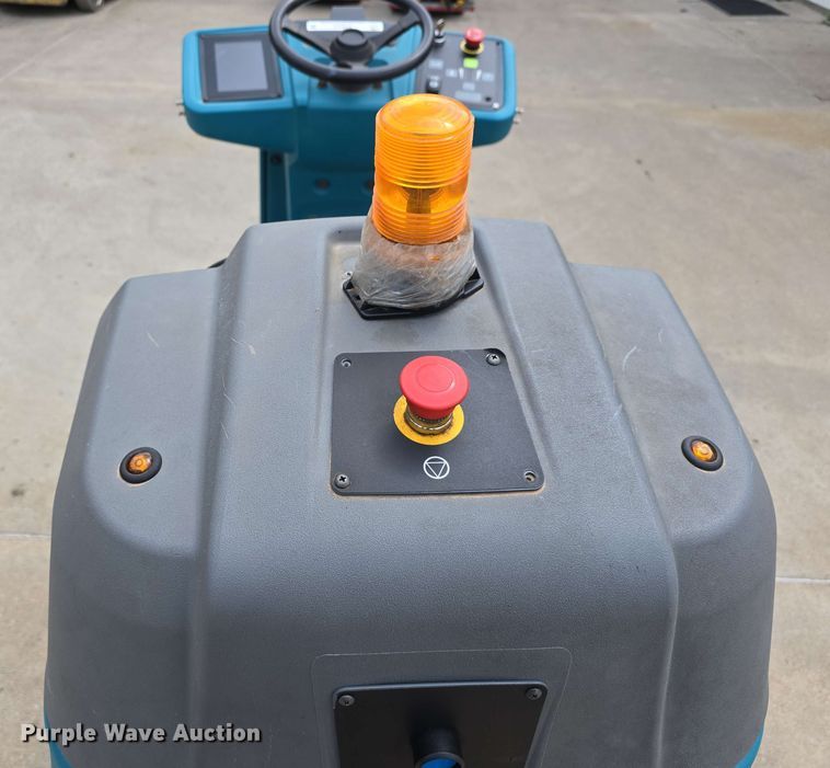 image for item EH8930 2019 Tennant T7AMR floor scrubber