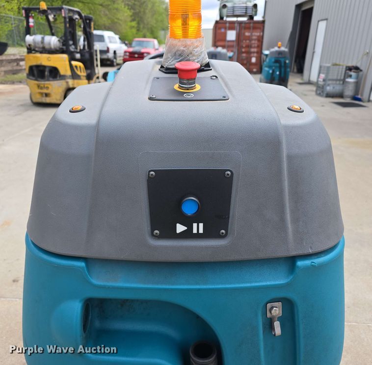 image for item EH8930 2019 Tennant T7AMR floor scrubber