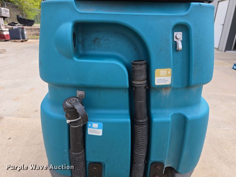 image for item EH8930 2019 Tennant T7AMR floor scrubber