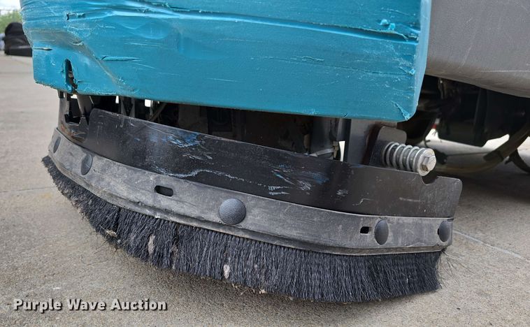 image for item EH8930 2019 Tennant T7AMR floor scrubber