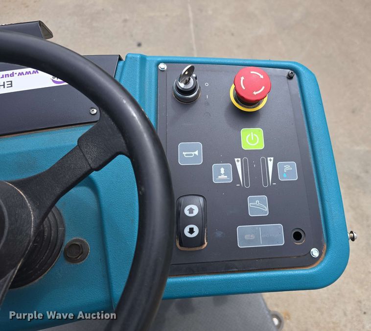 image for item EH8930 2019 Tennant T7AMR floor scrubber