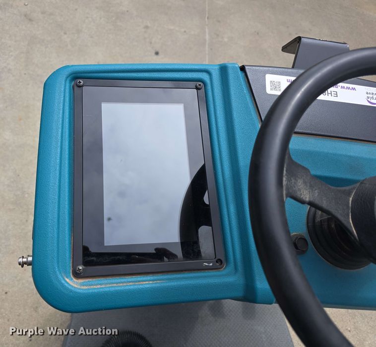image for item EH8930 2019 Tennant T7AMR floor scrubber